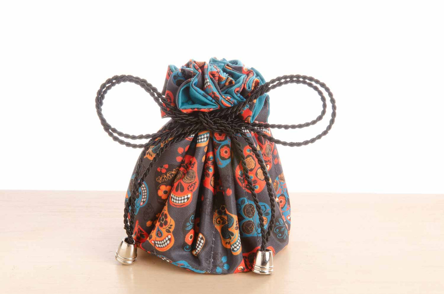 Calaveras gris