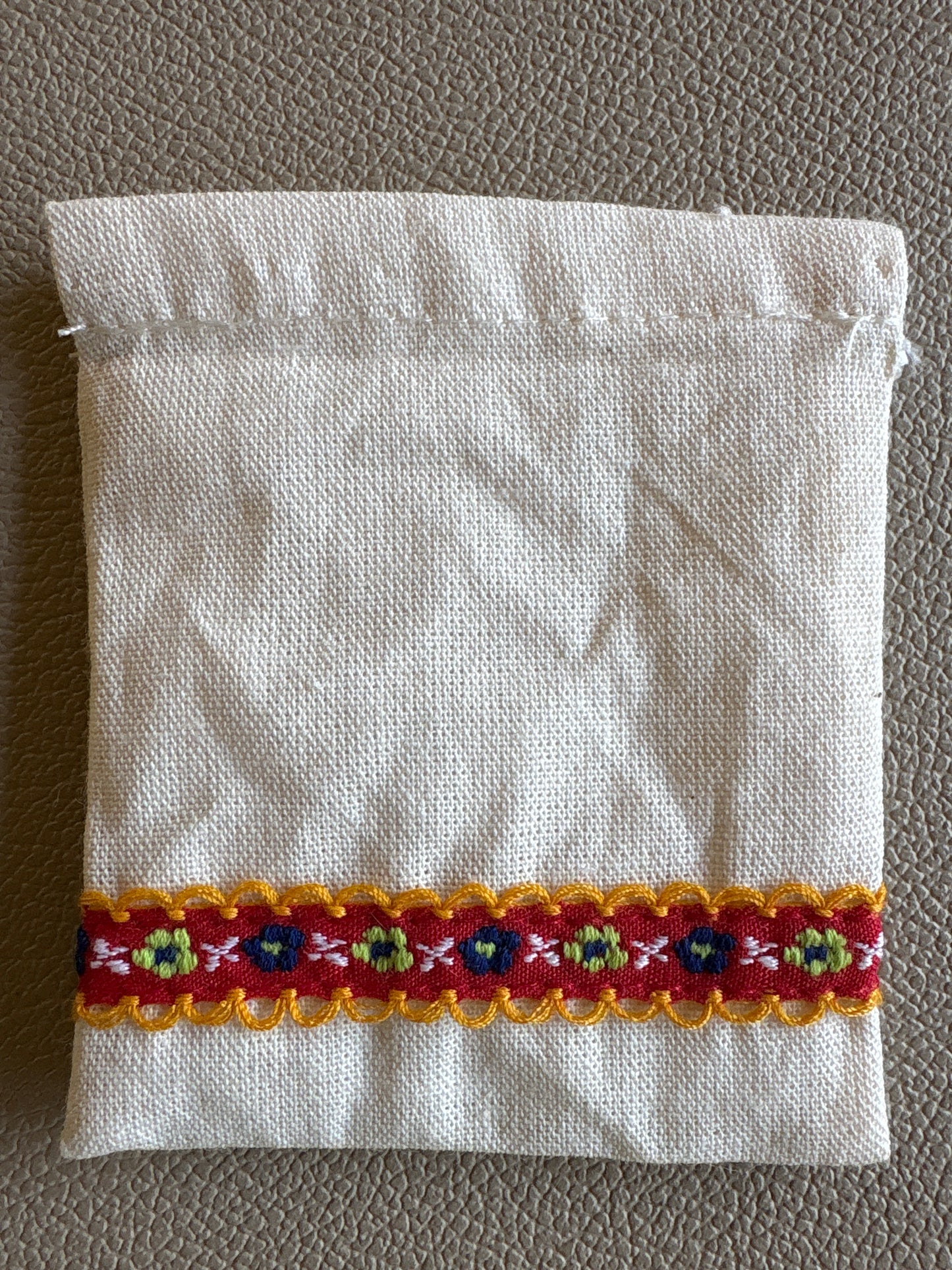 Manta con listón bordado(edición limitada)